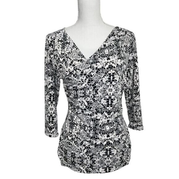 VINCE CAMUTO Black And White Long Sleeve Flower Print Blouse. Size Medium - Picture 1 of 6